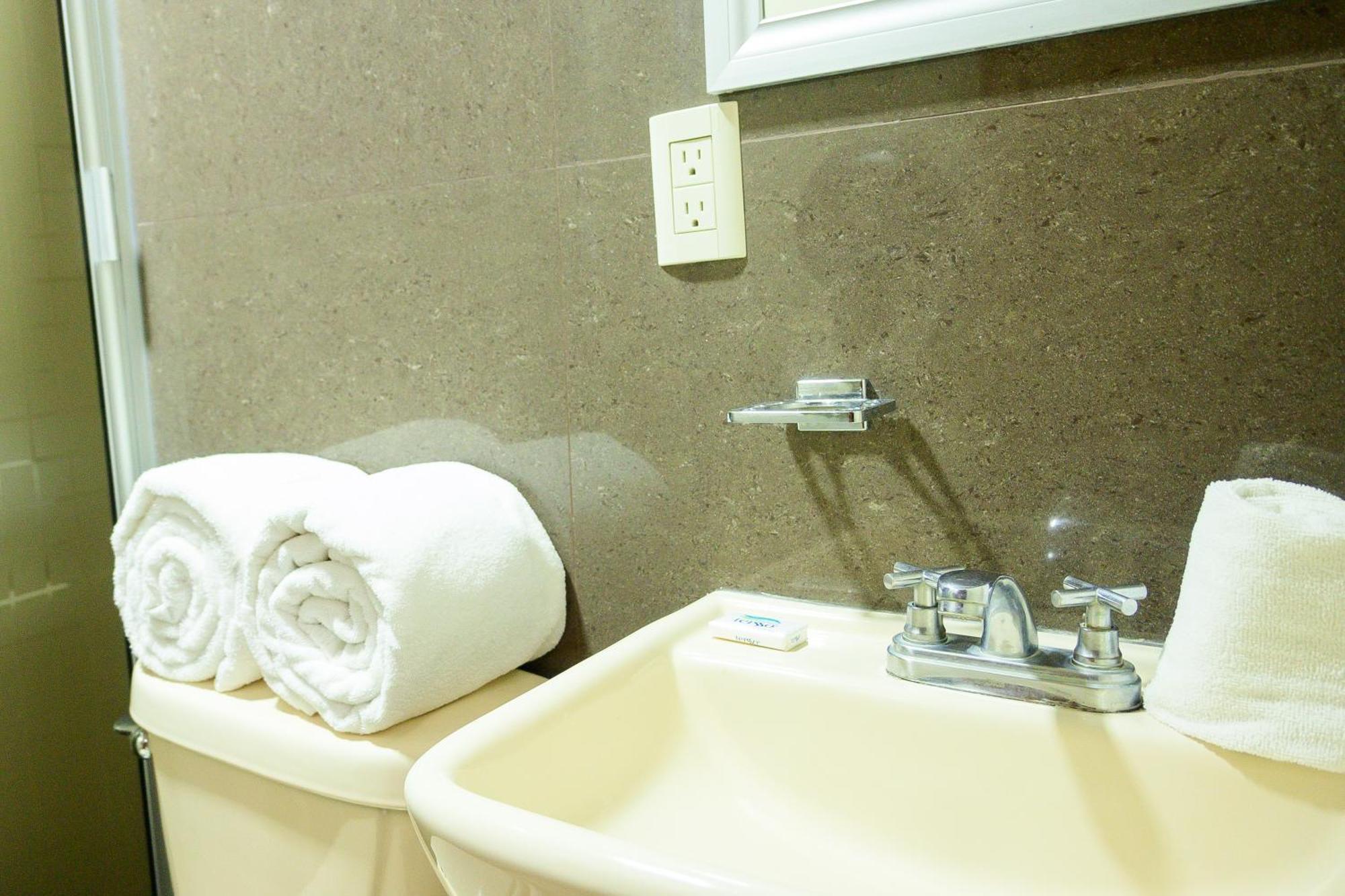 Hotel Acuario En Ocotlan Extérieur photo